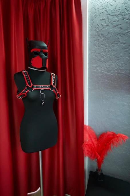 Bdsm Apartman V Bratislave -Adults Only ブラチスラヴァ エクステリア 写真